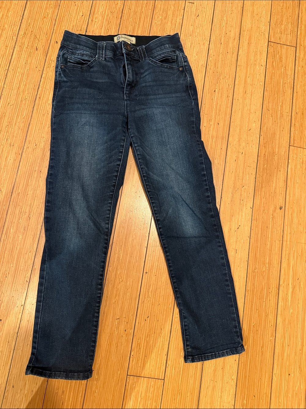 Democracy Women's Straight Leg Jeans - Dark Blue Wash. AB technology. Size 4